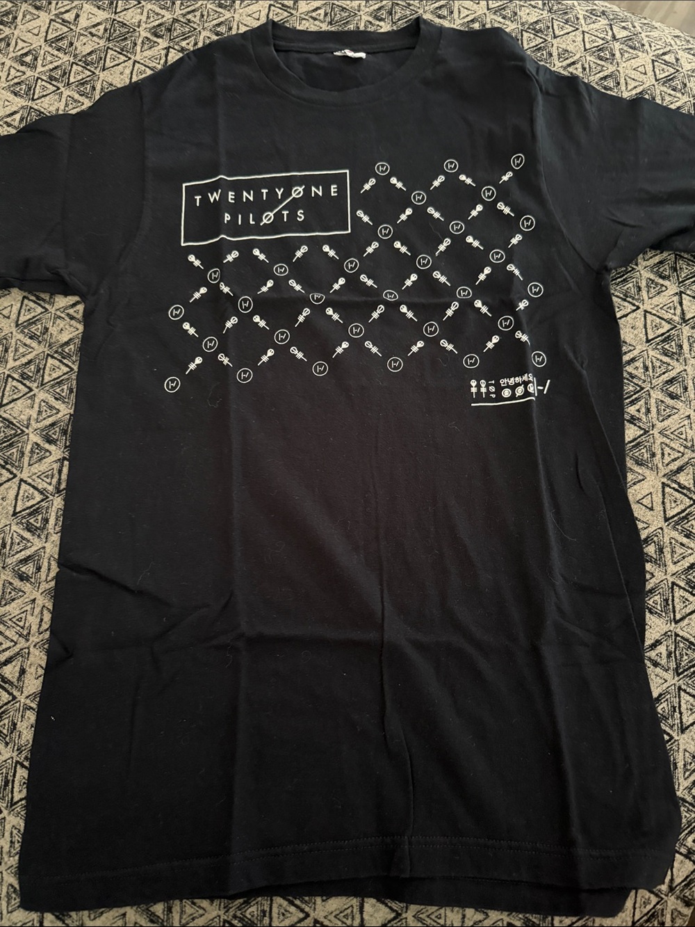 Forever 21 Black Twenty One Pilots Graphic Tee